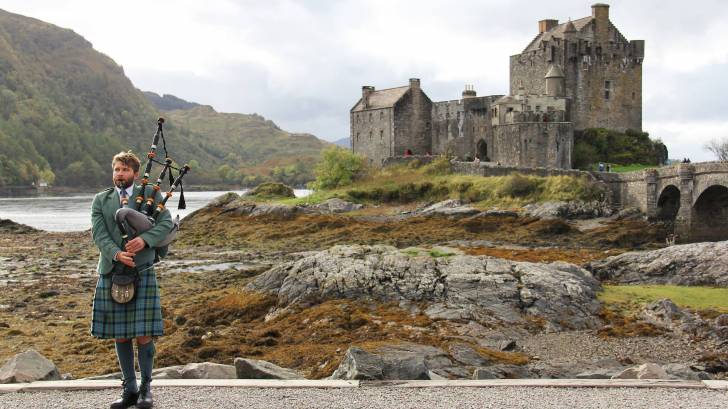 bagpipes player in scotland