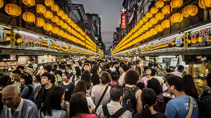 Taiwan market, busy people