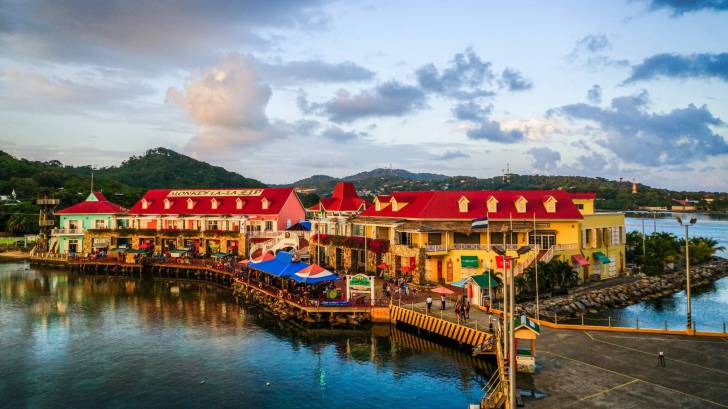 roatan port in honduras