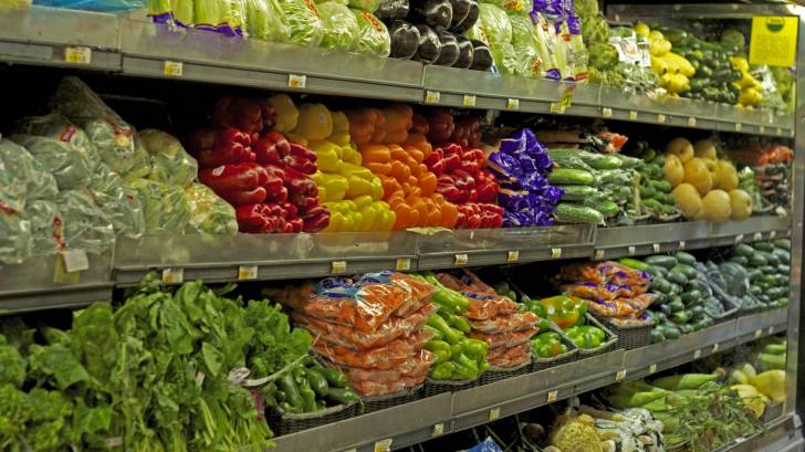 grocery store veggie section