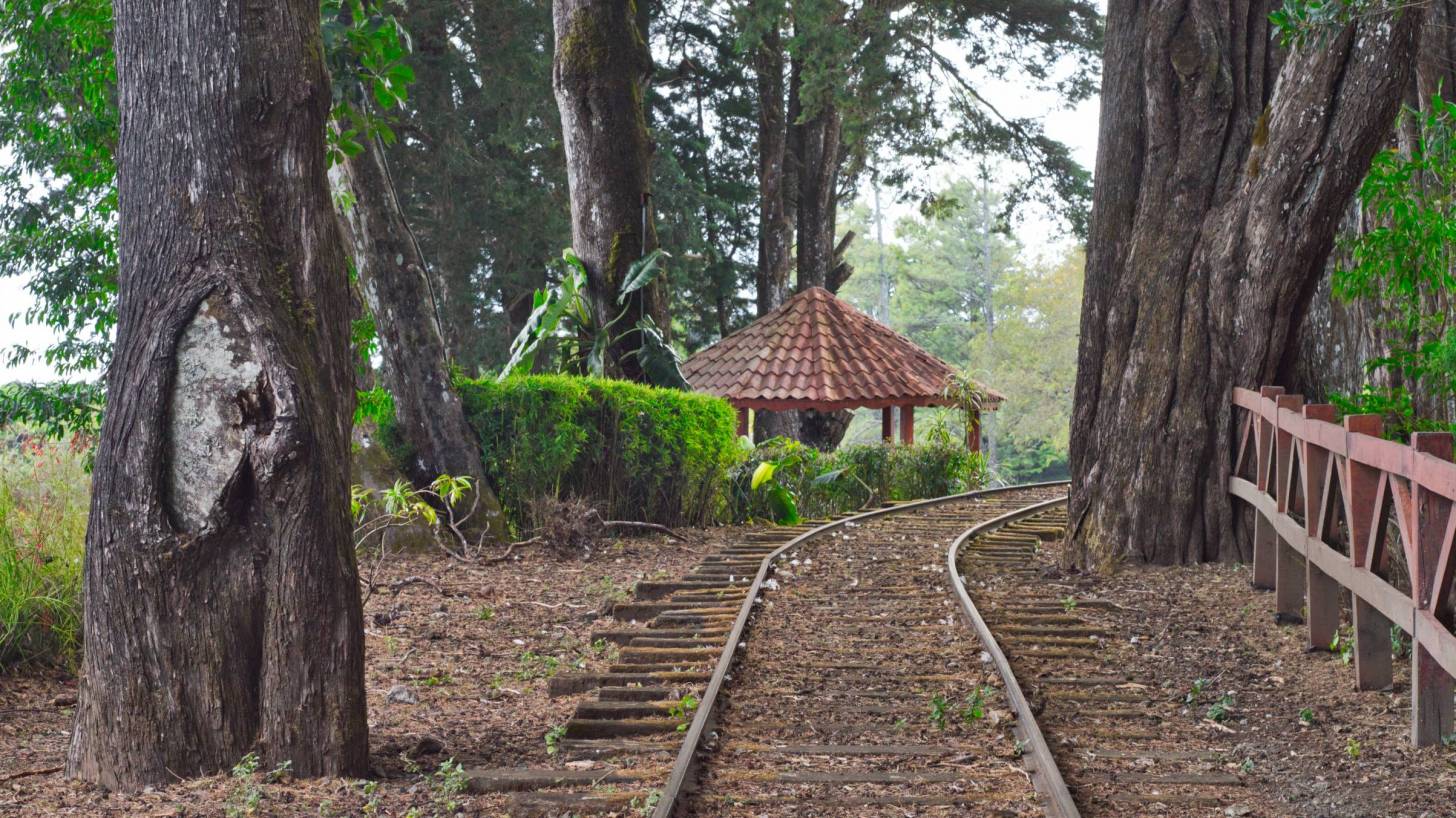 costa rican train to small village