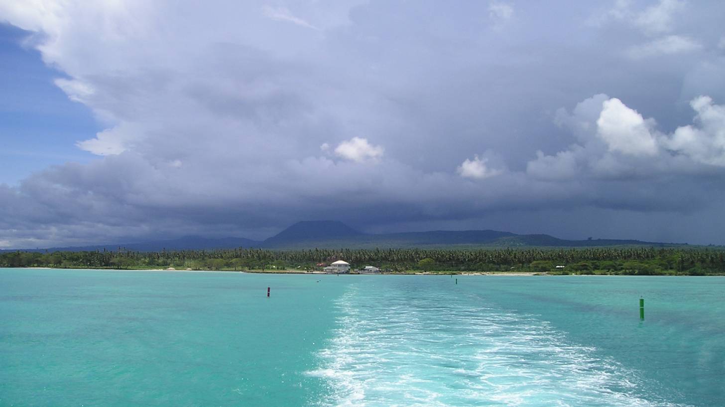 pacific ocean deep blue