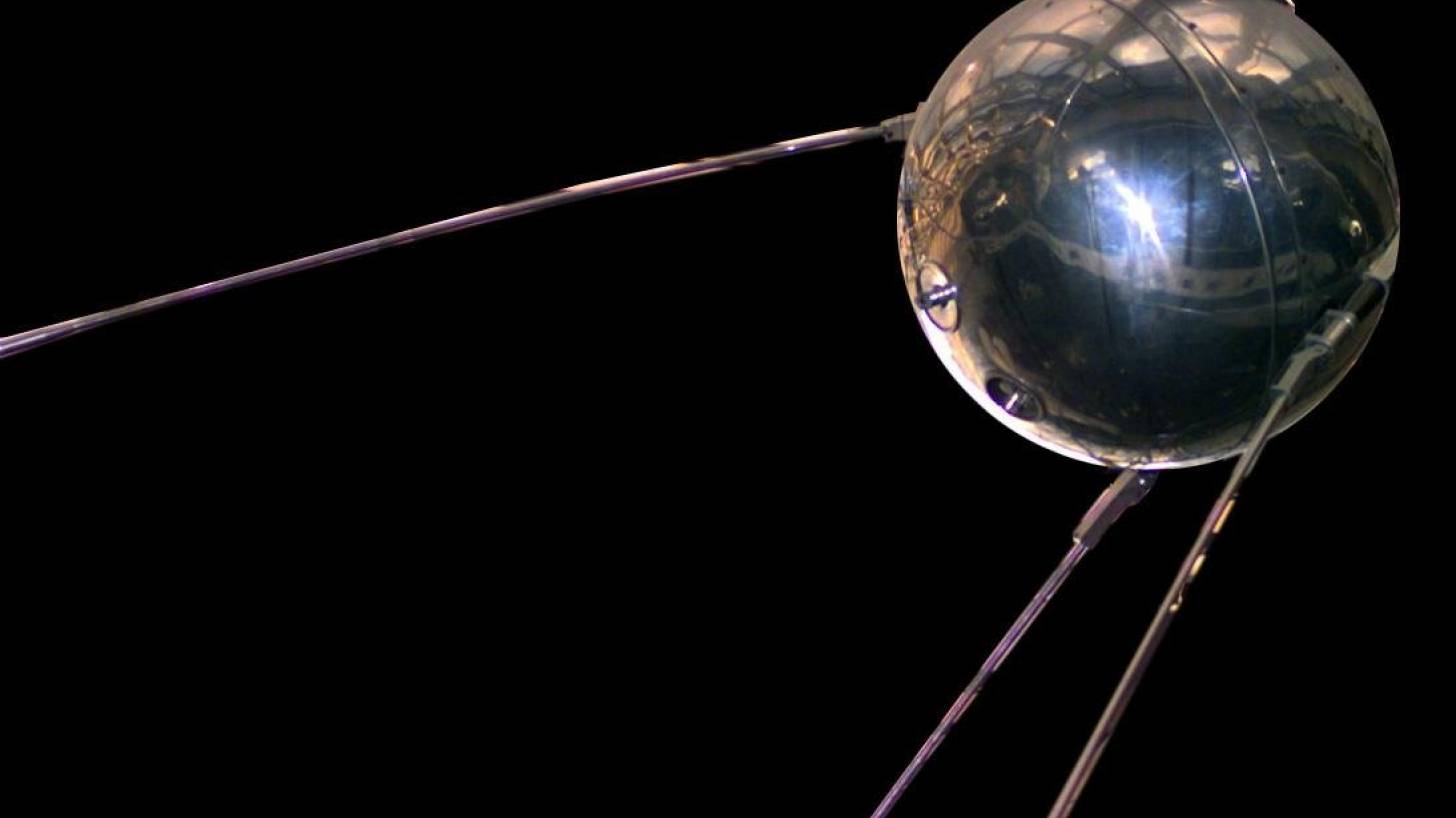 sputnik space craft from russia